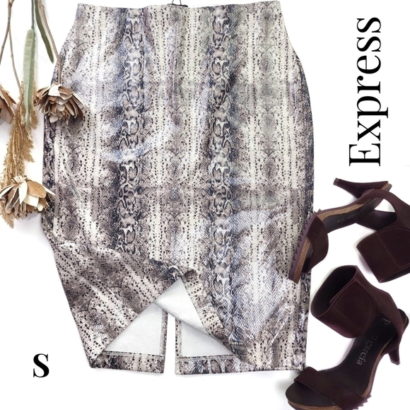 New Express Poly Spandex Snakeskin Embossed Skirt Size S - Picture 1 of 11